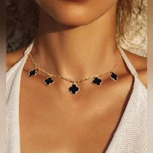 Clover charm necklace - Black (7104)